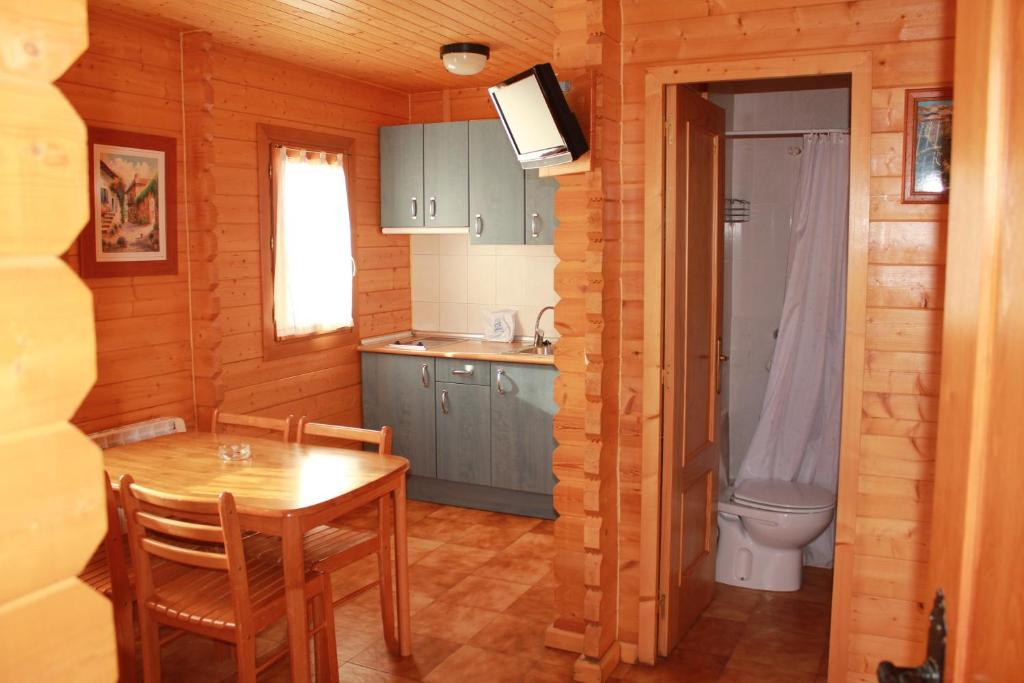 Camping Valle De Tena Sabiñánigo Oda fotoğraf