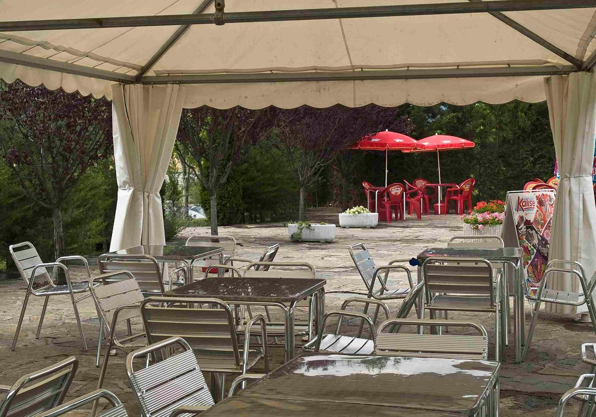 Camping Valle De Tena Sabiñánigo Dış mekan fotoğraf