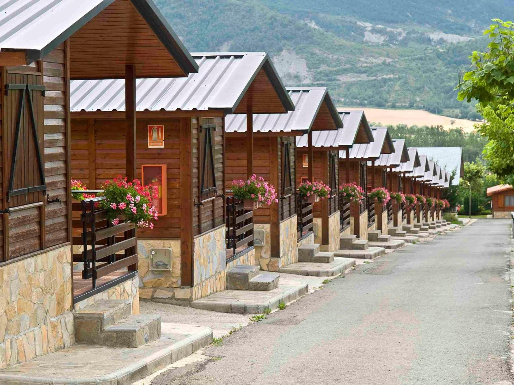 Camping Valle De Tena Sabiñánigo Dış mekan fotoğraf